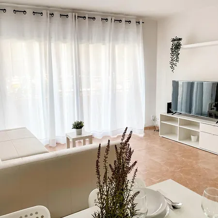 Beach, A Un Minuto Del Mar, Wi-fi Apartment Calafell